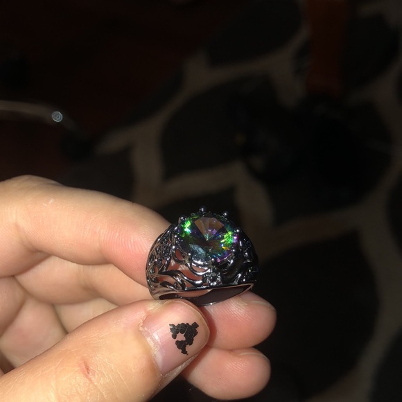 Ring - Picture 3 of 3